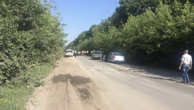У Тернопільській області люди перекрили дорогу (Фото)