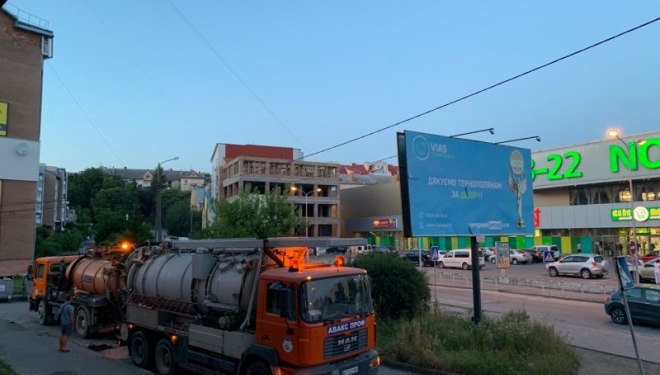 У Тернополі прочистили решітки на центральних вулицях