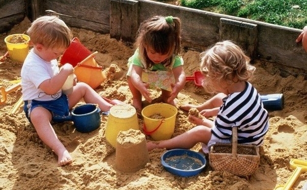 Пісок та землю з дитячих майданчиків Тернополя перевірили у лабораторії