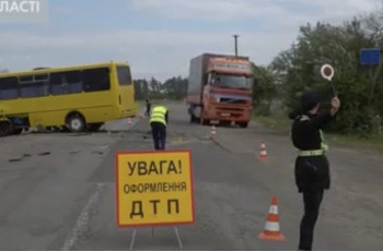 Смертельна ДТП на Тернопільщині: не розминулися рейсовий автобус та легковик