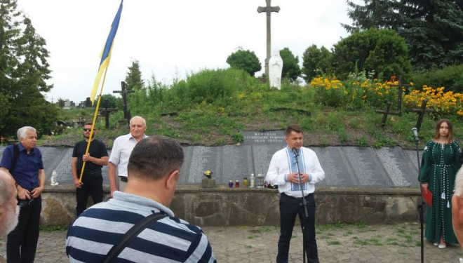 «Це було нечуване явище – людей засуджували за те, що вони – укpаїнці», – Віктоp Овчаpук