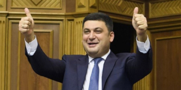 Щоб вижити старі політики використовують стару технологію «випаленої землі», – Олещук