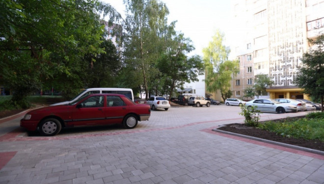 На Леся Курбаса у Тернополі ремонтують двір (фотофакт)