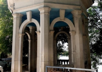 Неподалік Тернопільського замку розпочалася реконструкція альтанки