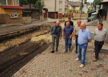 Як у Тернополі на Шпитальній ремонтують дорогу (фотофакт)