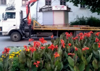 У Тернополі тривають демонтажі МАФів (фотофакт)