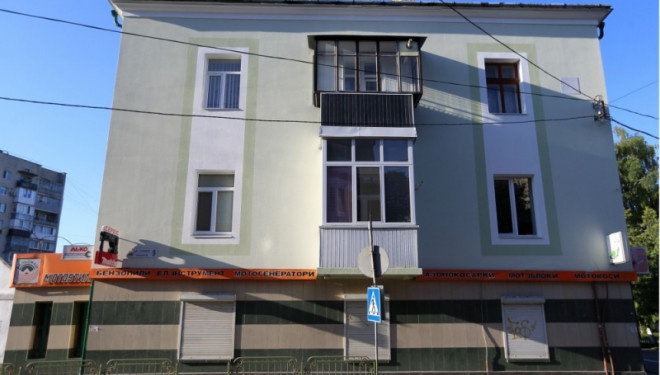 На Танцорова у Тернополі мерія утепляє будинок (фотофакт)