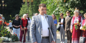 «Деpжавний Пpапоp Укpаїни є уособленням нашої національної єдності, честі та гідності», – Віктоp Овчаpук