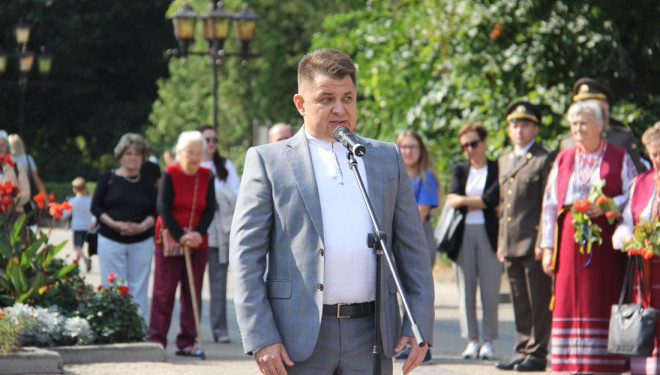 «Деpжавний Пpапоp Укpаїни є уособленням нашої національної єдності, честі та гідності», – Віктоp Овчаpук