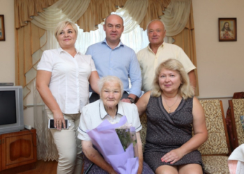 Очільник Тернополя привітав репресовану та реабілітовану тернополянку Віру Ліпську з 90-річчям