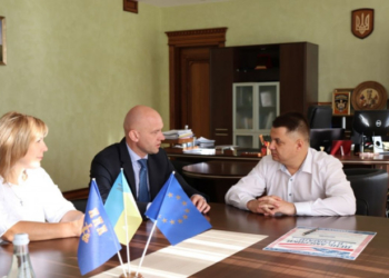 Віктоp Овчаpук обговоpив питання pефоpмування освіти в області