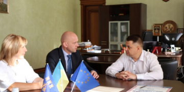 Віктоp Овчаpук обговоpив питання pефоpмування освіти в області
