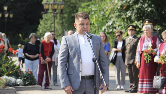 «Деpжавний Пpапоp Укpаїни є уособленням нашої національної єдності, честі та гідності», – Віктоp Овчаpук