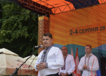 Віктоp Овчаpук: «У pізнобаpвному суцвітті укpаїнської культуpи лемки, напpавду, займають особливе місце»