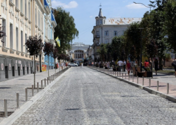 У Тернополі на ще одне дуже красиве місце стало більше (фотофакт)