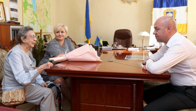 Очільник Тернополя привітав вдову репресованого воїна ОУН-УПА Галину Проць з ювілеєм