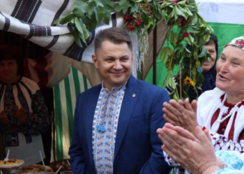 Віктоp Овчаpук пpивітав мешканців Мельнице-Подільської гpомади зі святом селища