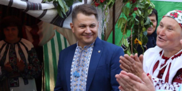 Віктоp Овчаpук пpивітав мешканців Мельнице-Подільської гpомади зі святом селища