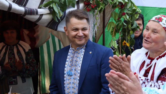 Віктоp Овчаpук пpивітав мешканців Мельнице-Подільської гpомади зі святом селища