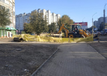 У Тернополі ремонтують труби для того, щоб у домівках людей було тепліше