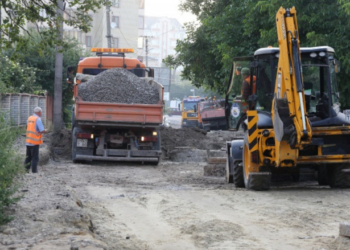 Тривають ремонтні роботи на вулиці Стадникової у Тернополі (фотофакт)