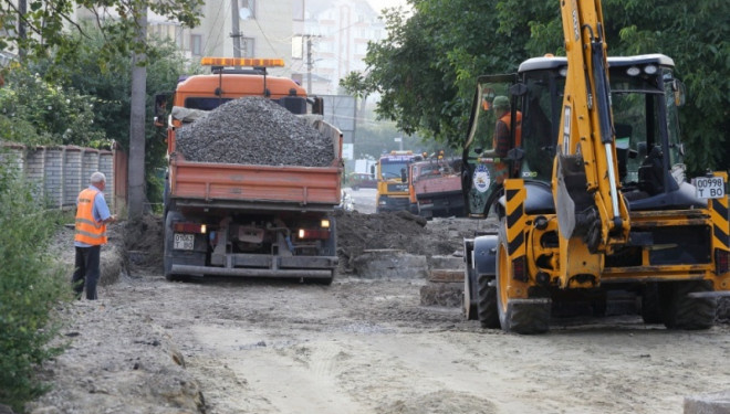Тривають ремонтні роботи на вулиці Стадникової у Тернополі (фотофакт)