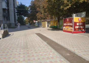 Капітально відремонтували ділянку тротуару на вулиці Лесі Українки у Тернополі