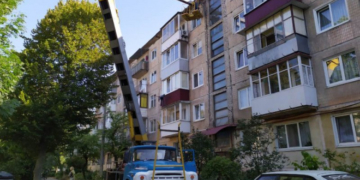 На Бандери, 86 у Тернополі дещо оновлюють