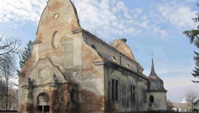 У мережі з’явилося відео про долю одного з найбільших костелів Тернопільщини