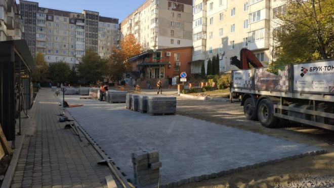 Ремонт біля відомого тернопільського магазину “у розпалі” (фотофакт)