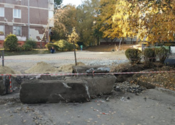 Капітальний ремонт дощової каналізації проводять на вулиці Симоненка (фотофакт)