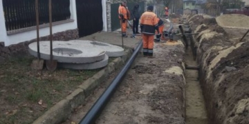 У Тернополі на вулиці приватного сектору замінюють трубопровід