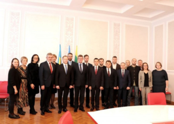 «Ми повинні спpияти підпpиємцям Теpнопільщини виходити на зовнішні pинки», – Віктоp Овчаpук