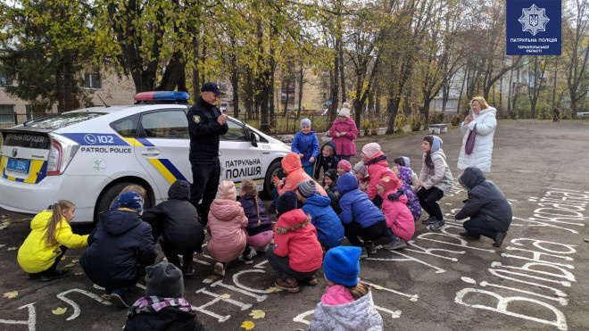 Патрульна поліція Тернопільщини зайнялася безпекою дітей