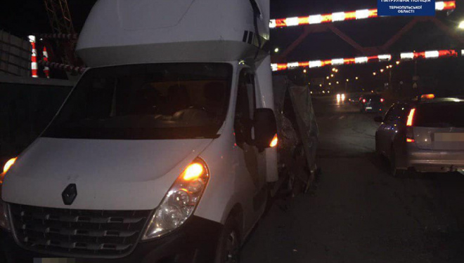 Як Тернопільський міст залицяється до водіїв