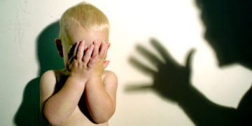 На Тернопільщині батьків підозрюють у знущанні над 3-річною дитиною