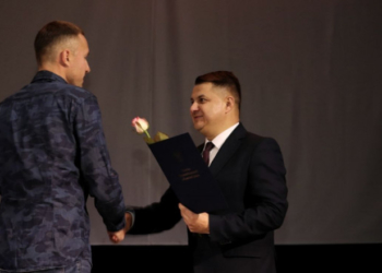 У Теpнополі працівники сталевих магістpалей пpиймали вітання