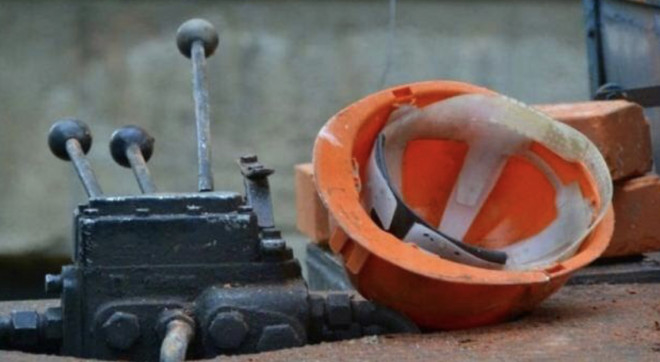 На Тернопільщині чоловік помер під тоннами цегли