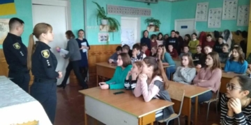 Патрульні Тернопільщини проводили профілактичні заняття з учнями