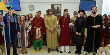 Святкова програма колядок і вертепу в Тернопільському національному медичному університеті