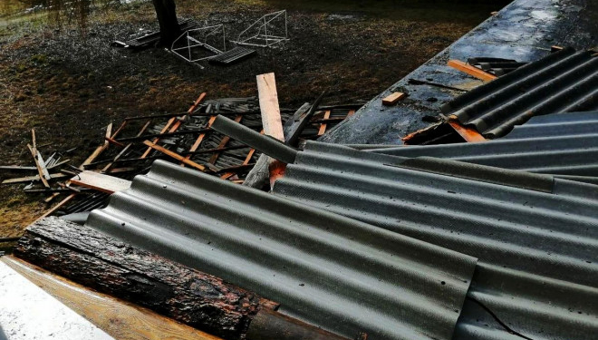 На Тернопільщині через буревій пошкоджено дах школи