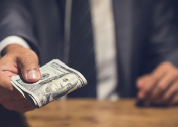 На Тернопільщині затримали поліцейського, який вимагав хабар