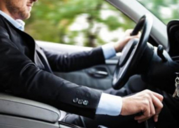 На Тернопільщині правоохоронці у салоні автомобіля виявили зброю