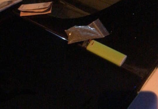 За ніч у Тернополі виявляти дві компанії молодих людей з наркотичними речовинами