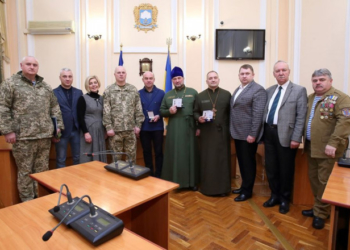 Командування тернопільської артбригади нагородили знаком “За вірність українському народу”