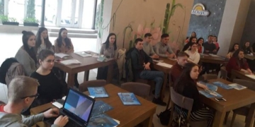 У Тернополі молодь вчили співпрацювати з владою (Фото)