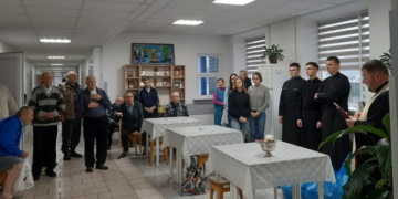 Волонтери християнських спільнот Тернополя провідали пацієнтів у тернопільських медзакладах