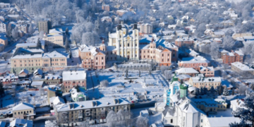 Зимовий Кременець з висоти пташиного лету (Відео)