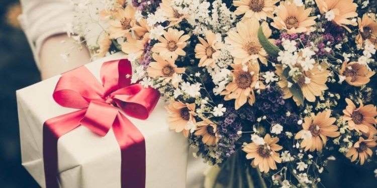Топ 3 корисних подарунків на 8 березня для жінок