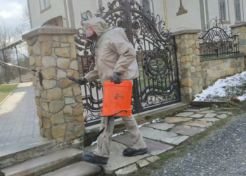 Протягом двох днів на Тернопільщині повністю дезінфікують село, звідки другий постраждалий священник від коронавірусної інфекції